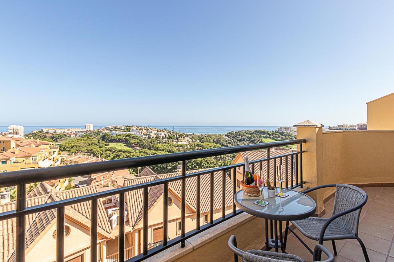 797 Holiday Rentals - Moderno Piso Para 5 Con Hermosas Vistas Benalmádena Dış mekan fotoğraf
