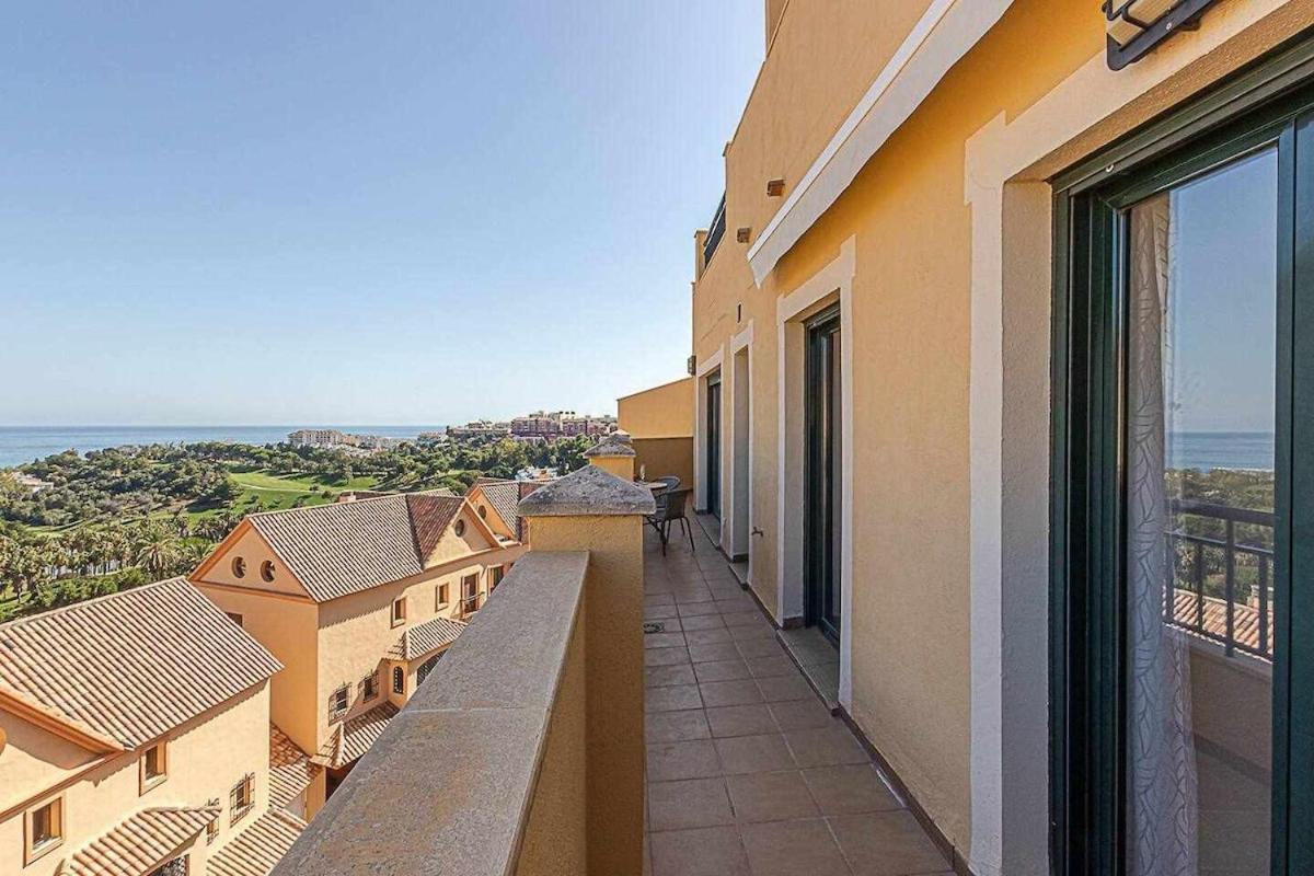 797 Holiday Rentals - Moderno Piso Para 5 Con Hermosas Vistas Benalmádena Dış mekan fotoğraf
