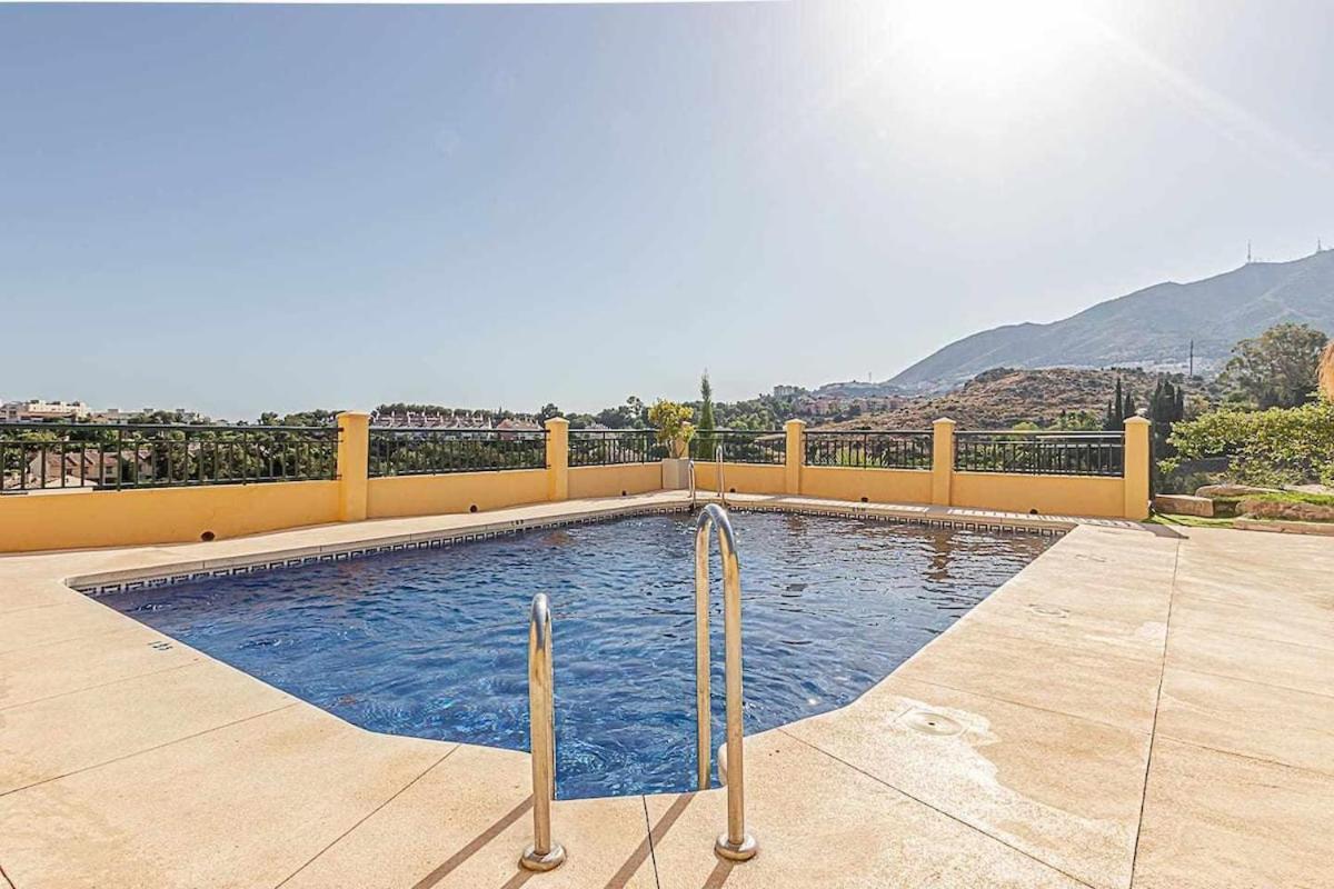 797 Holiday Rentals - Moderno Piso Para 5 Con Hermosas Vistas Benalmádena Dış mekan fotoğraf