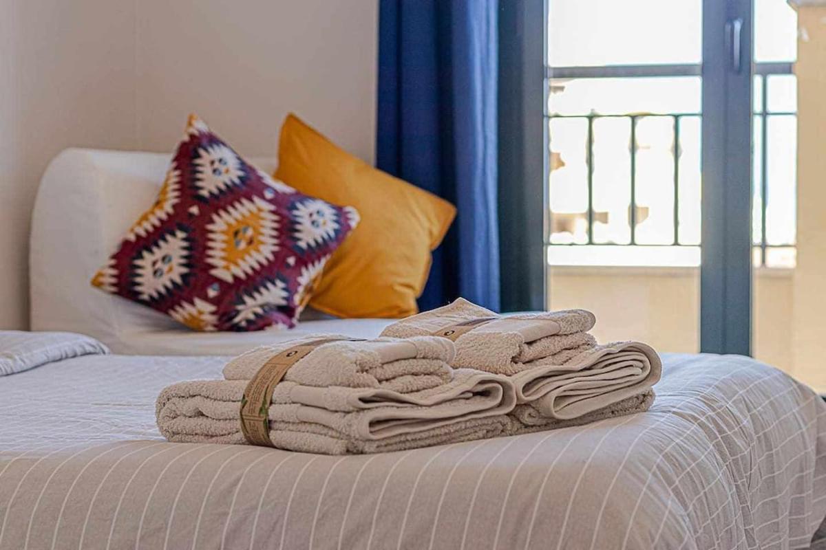 797 Holiday Rentals - Moderno Piso Para 5 Con Hermosas Vistas Benalmádena Dış mekan fotoğraf